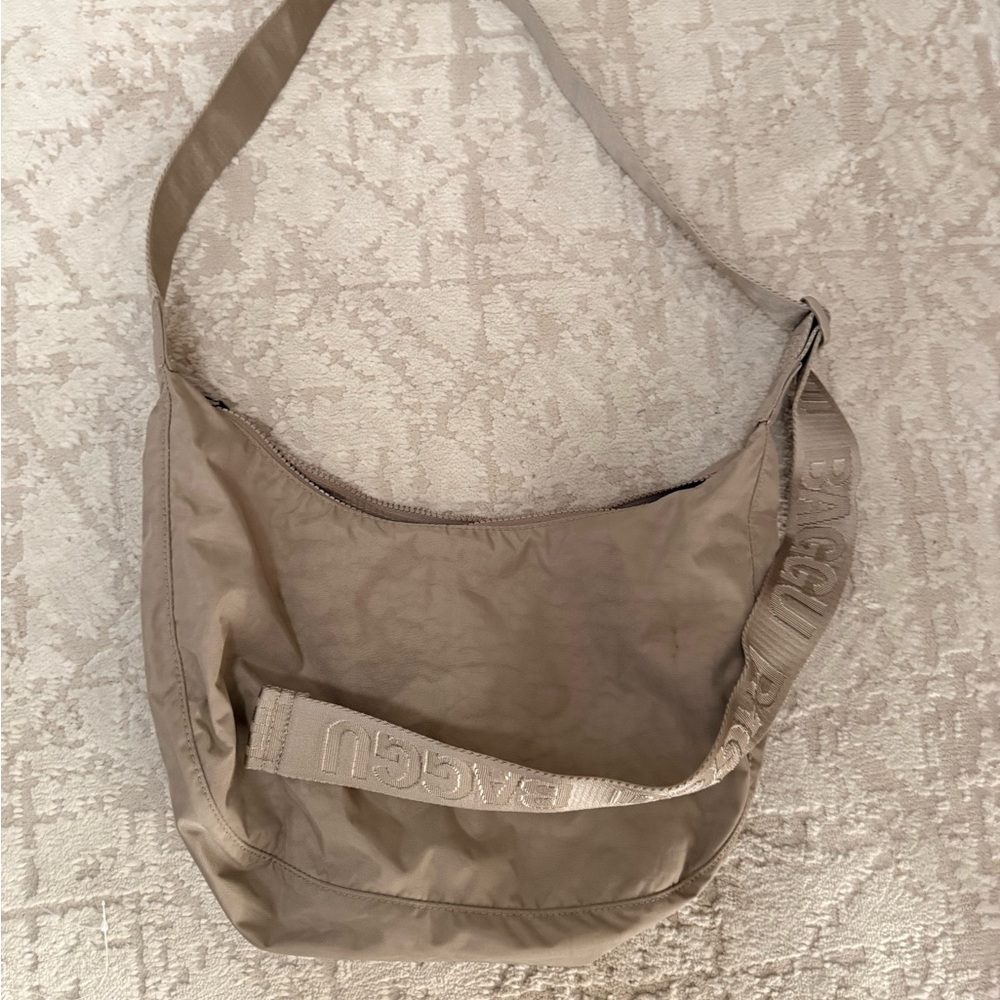 Baggu Dove Medium cresant